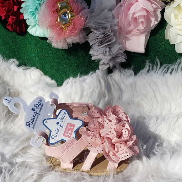 NWT Rising Star pink sandals with flower - Picture 3 of 4